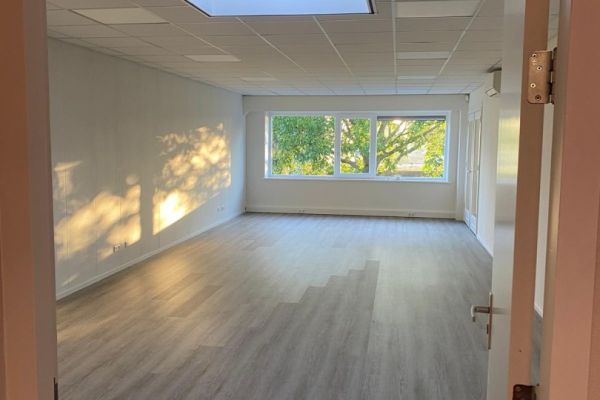 Kantoorruimte 170M²- recent gerenoveerd!